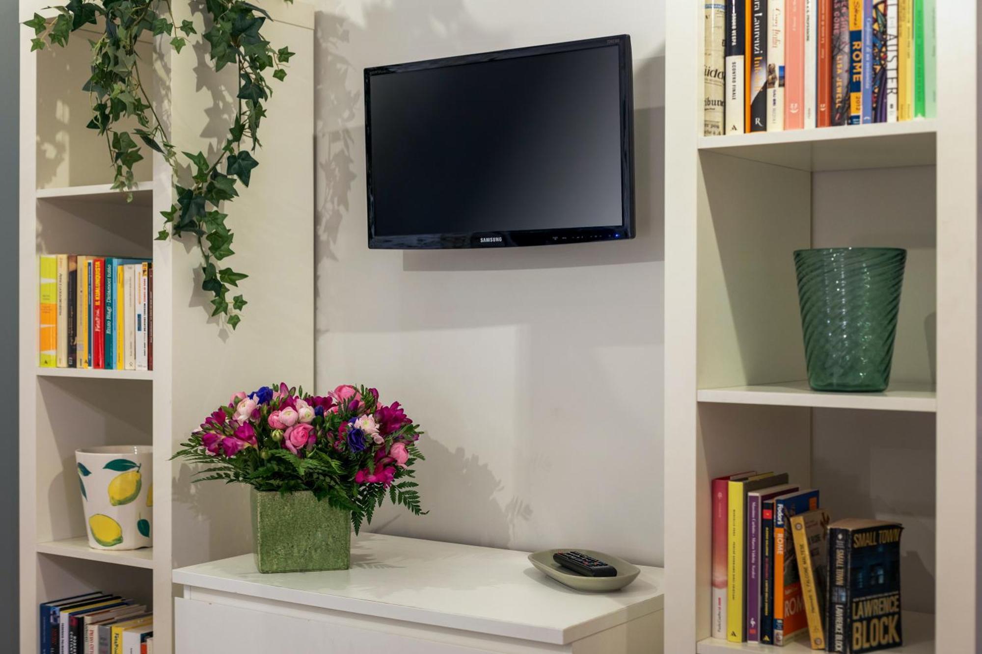 Rome As You Feel - Piazza Dei Satiri Apartments ภายนอก รูปภาพ